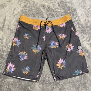 Volcom Men's Board Shorts Size 32 Swim Surf Floral Print 9” Inseam Black